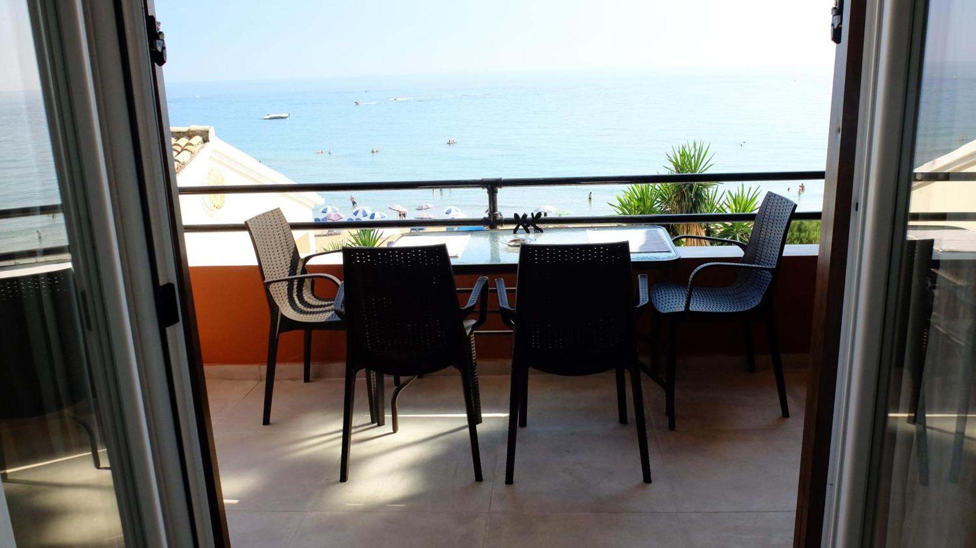 Corfu Glyfada Menigos Resort Home 72 מראה חיצוני תמונה